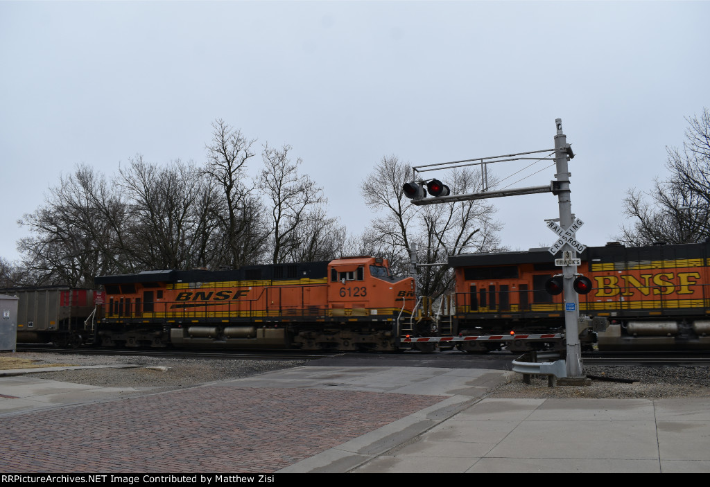 BNSF 6123